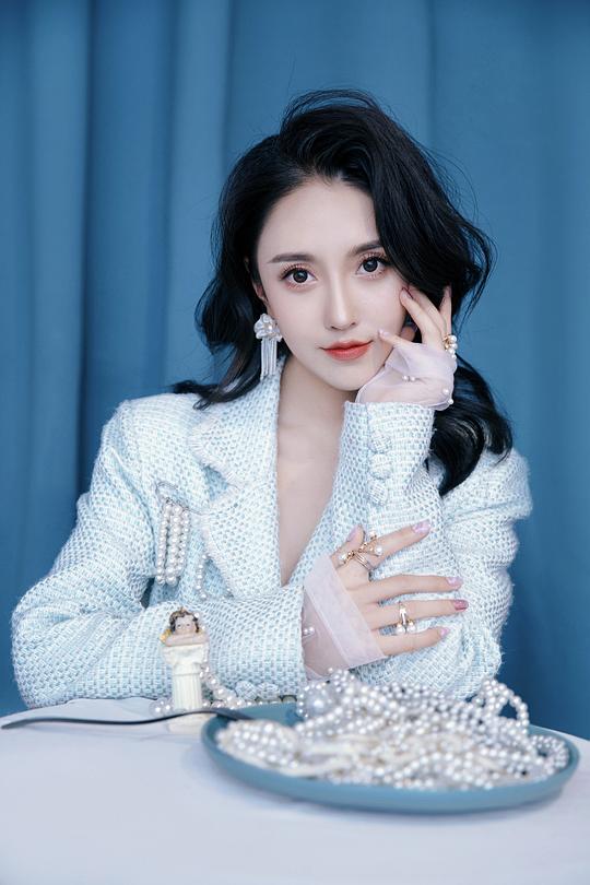 周洛伊 Luoyi Zhou