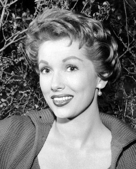 伊莱恩·爱德华兹 Elaine Edwards