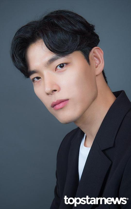 金敏钟 Kim Min Jong