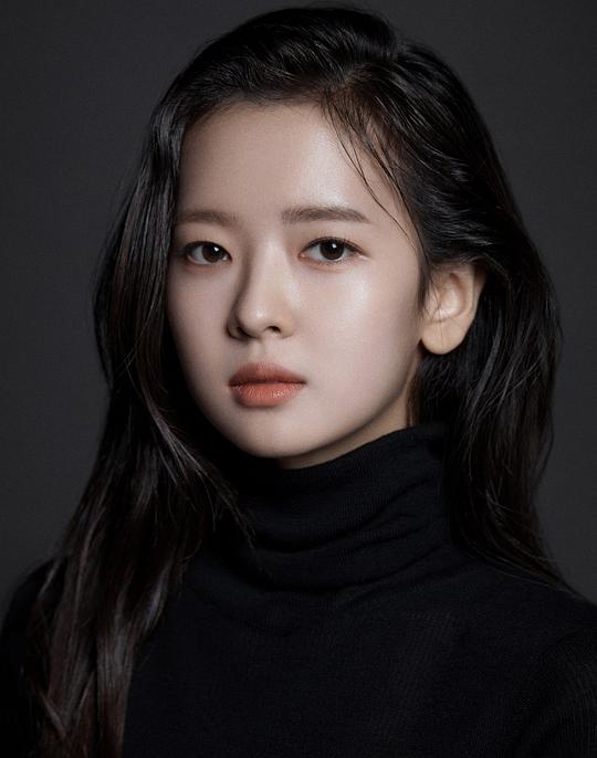 黄宝凛星 Hwang Bo-reum-byeol