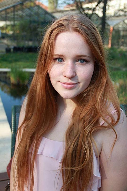 伊莉莎·瓦尔加 Eliza Varga