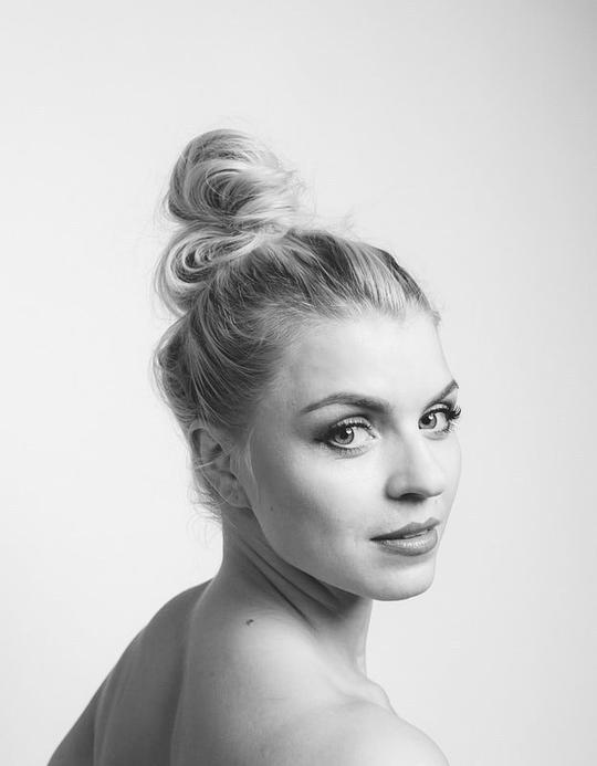 伊洛娜·切瓦科娃 Ilona Chevakova