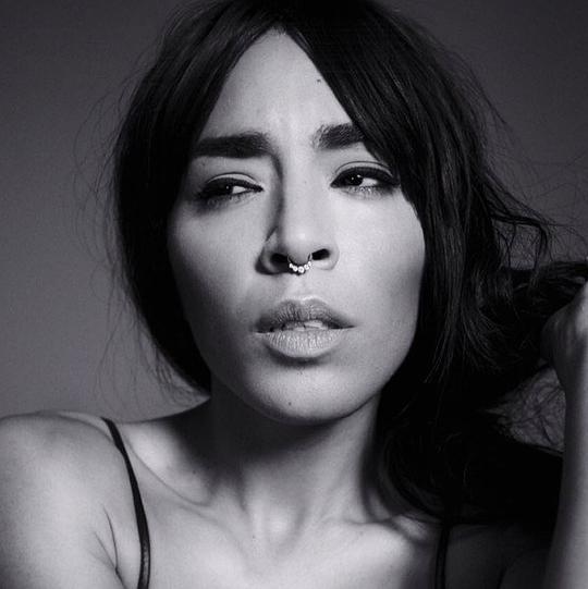 洛琳 Loreen