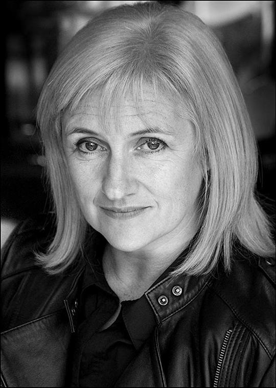 朱莉·汉南 Julie Hannan