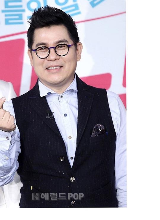 金勇万 Yong-man Kim