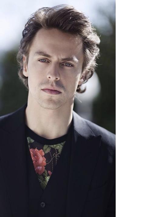 梅廷·阿克杜尔格 Metin Akdülger