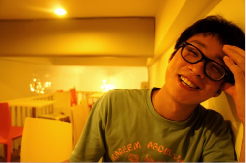 顾鹤立 He-Li Gu