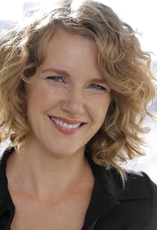 埃利斯·罗伯特森 Elise Robertson