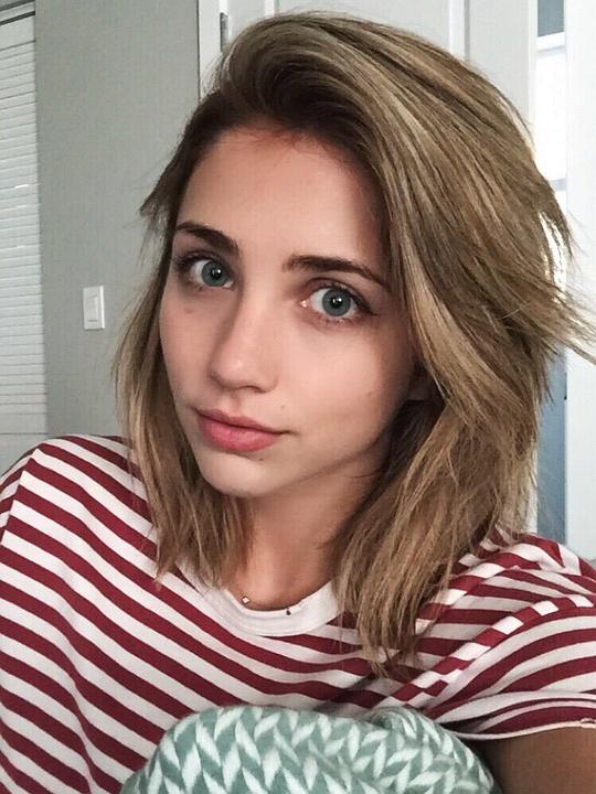 埃米莉·拉德 Emily Rudd