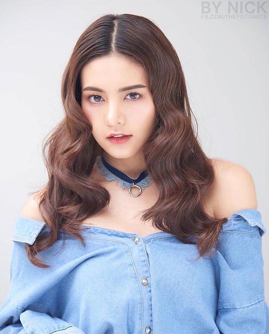 彭蒂瓦·萨空查谙  Pondiva Sakornchan