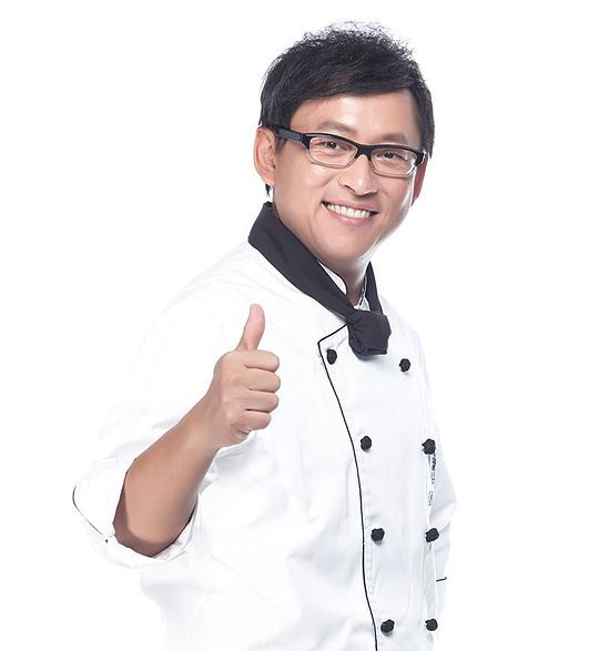 郑坚克 James