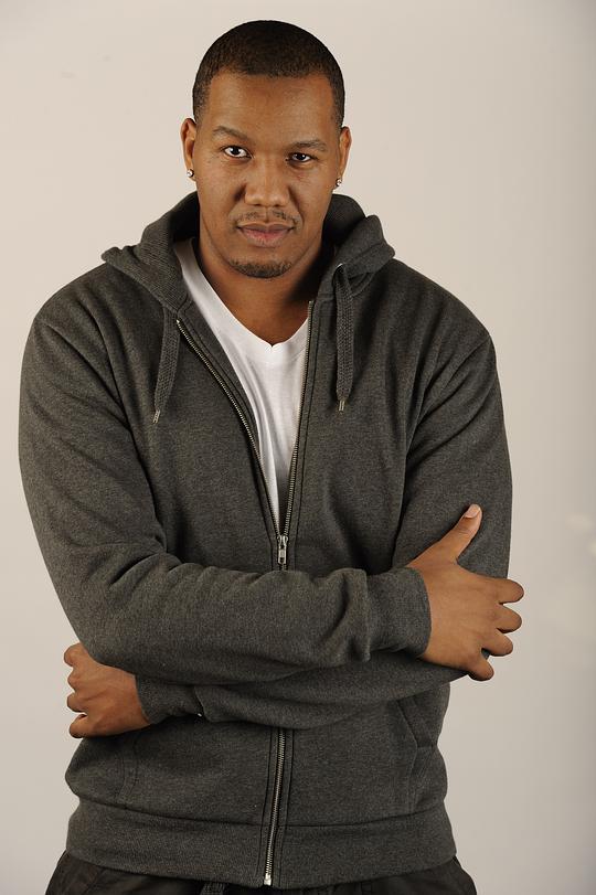 特拉文·弗里 Travon Free