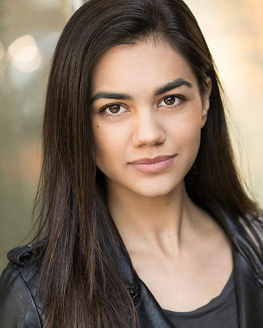 丽莎·安巴拉佛讷 Lisa Ambalavner