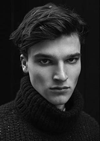 基特·克拉克 Kit Clarke
