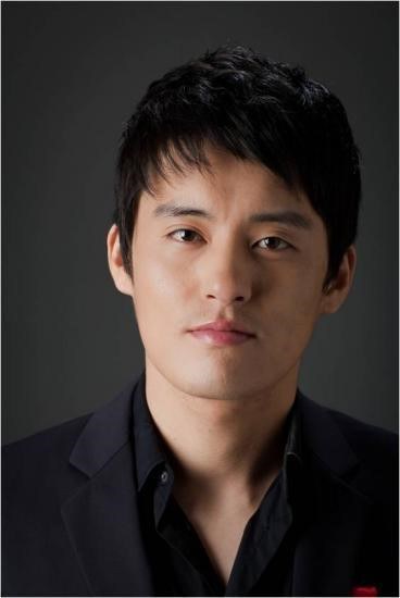 崔载雄 Jae-woong Choi