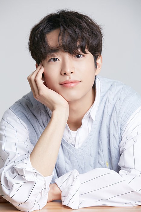 崔伦齐 Choi Yoon-Je