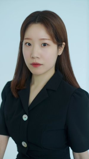 杨夏尹 Yang Ha Yoon