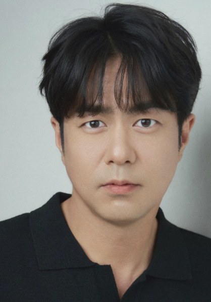 全锡浩 Suk-ho Jun