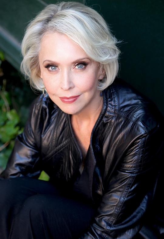 朱莉·霍尔斯顿 Julie Halston