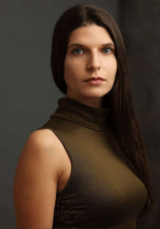 亨丽埃塔·森特斯 Henrietta Szentes