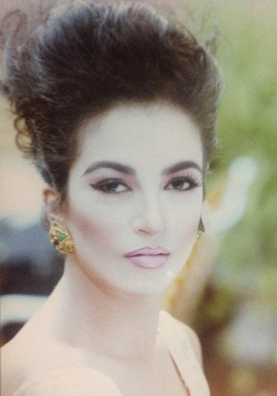 塞西莉亚·纳罗瓦 Cecilia Narova