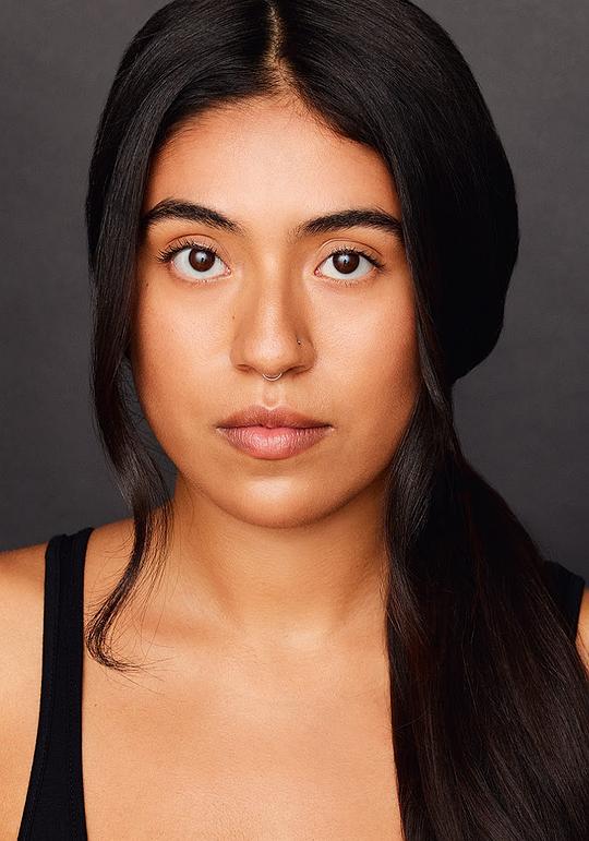 阿米娜·涅韦斯 Aminah Nieves