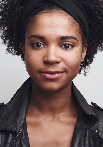 伊莎贝尔·阿多马科·扬 Isabel Adomakoh-Young