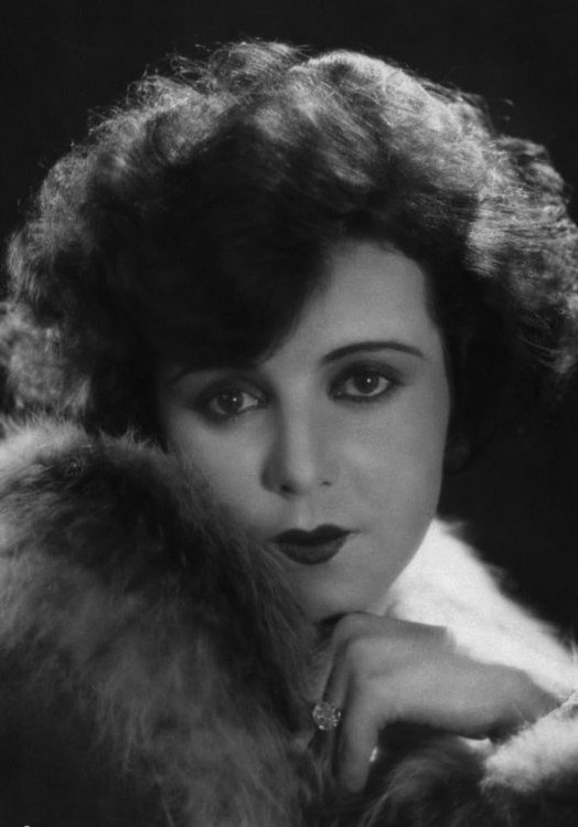 Elisabeth Pinajeff Elisabeth Pinajeff