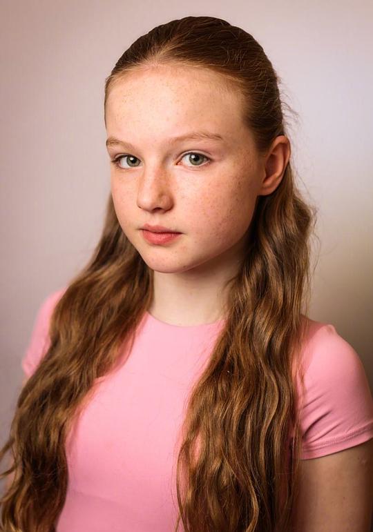 莫莉·麦卡恩 Molly McCann