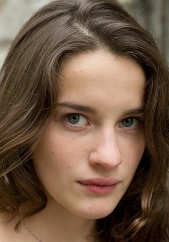 丽贝卡·马德 Rebecca Marder