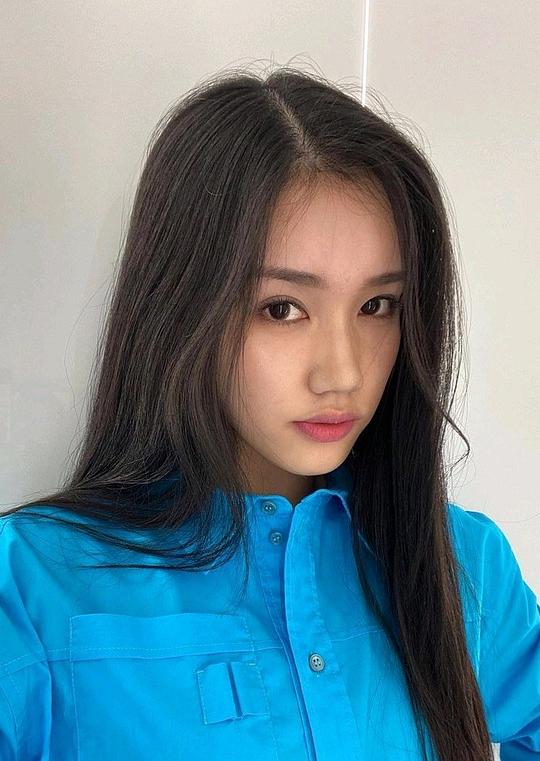 井咲奈奈 Nana Isak