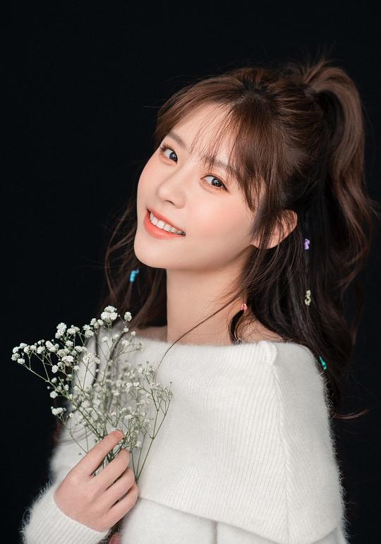 姜一朵 Yiduo Jiang