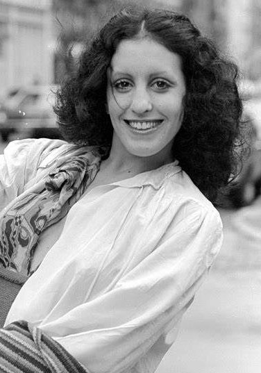 特丽·藿尔 Terri Hall