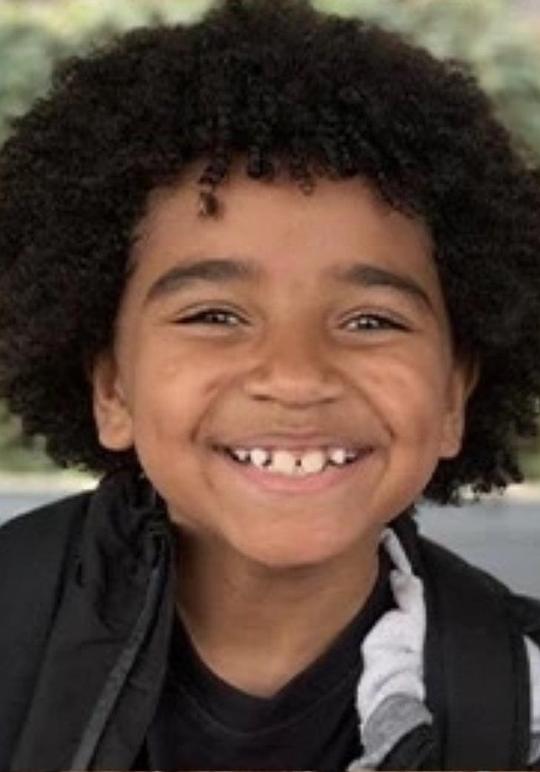 阿什顿·罗伯森 Ashton Robertson