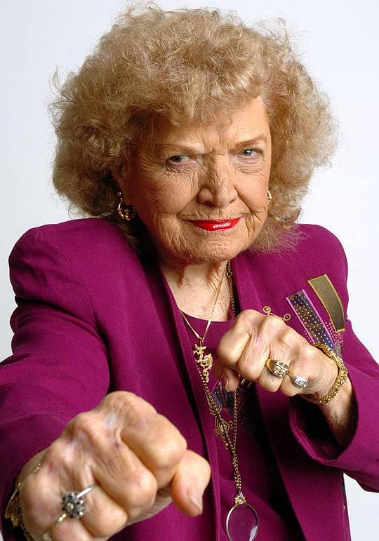 梅·杨 Mae Young