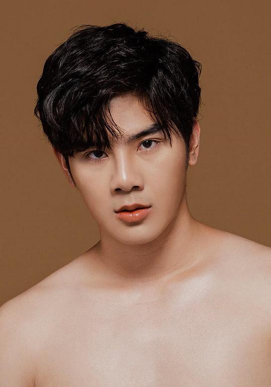 马克·纳谭彭·布阿希 Mark Nathaphon Buasee