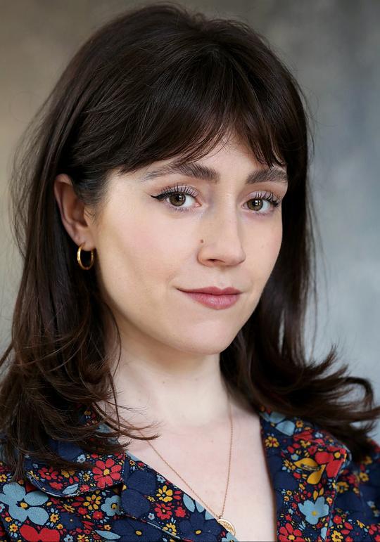 卡尔利-索菲娅·戴维斯 Carly-Sophia Davies