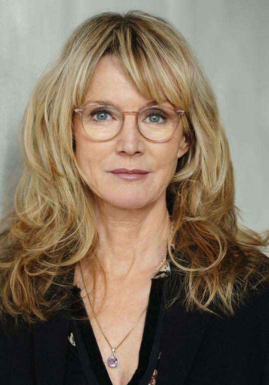 埃丝特·埃舍 Esther Esche