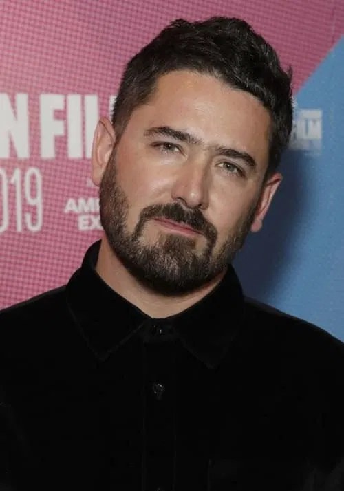 罗根·费纳根 Lorcan Finnegan