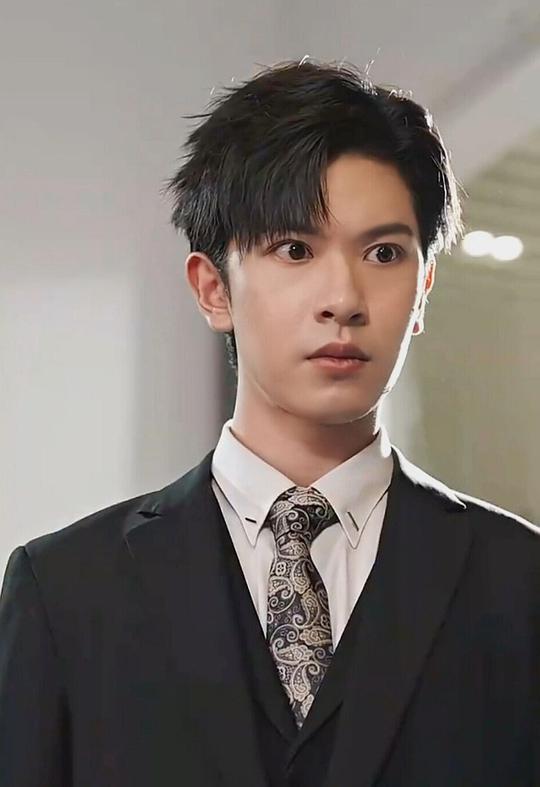 张正越 Zhang Zhengyue
