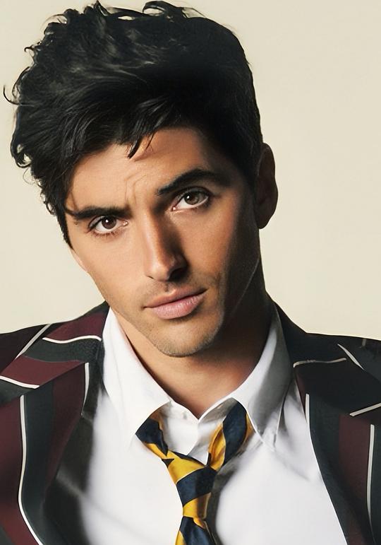 泰勒·扎克哈尔·佩雷斯 Taylor Zakhar Perez