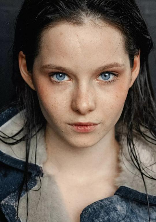 克谢尼亚·特雷斯特 Kseniya Treyster