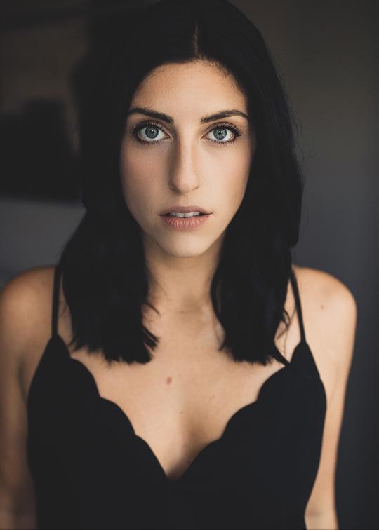 卡拉·玛丽·乔尔简 Cara Marie Chooljian