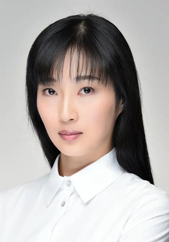 山本南伊 Nami Yamamoto