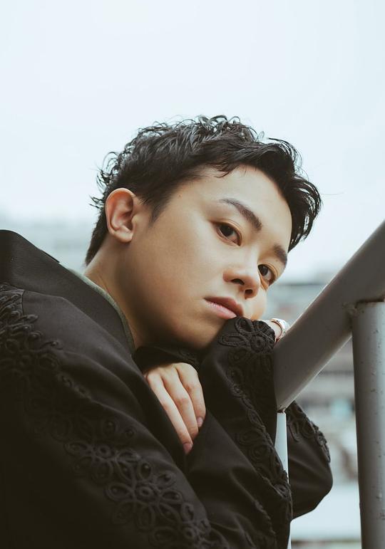 洪群钧 Chun Hong