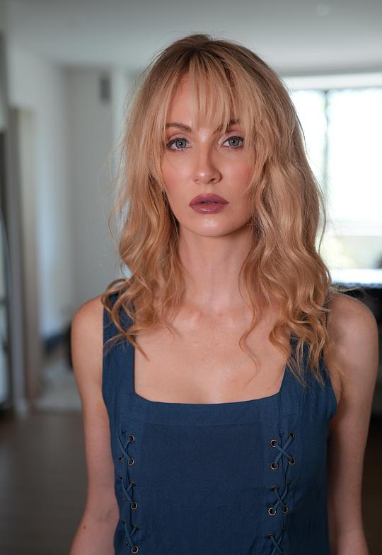 阿梅丽娅·康威 Amelia Conway