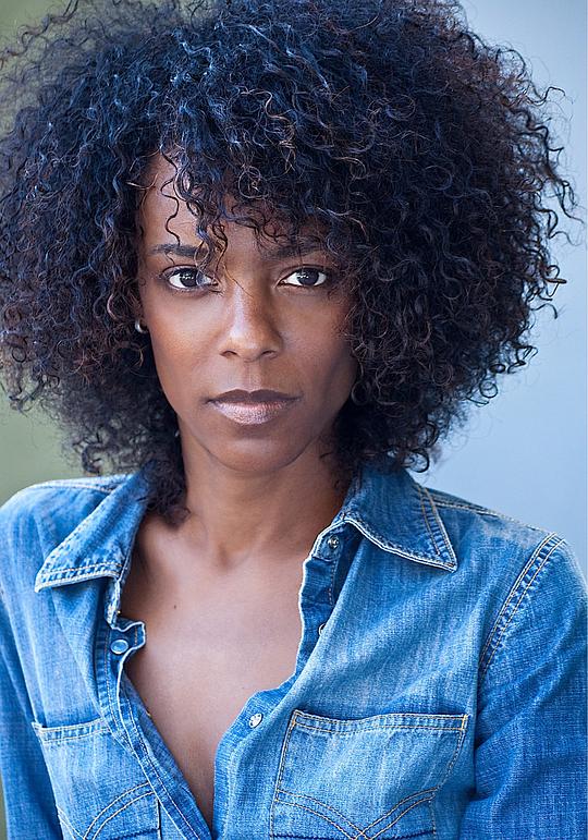 莱斯利·席尔瓦 Leslie Silva