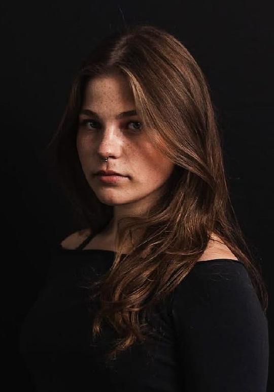 艾米莉·皮斯 Amélie Pease