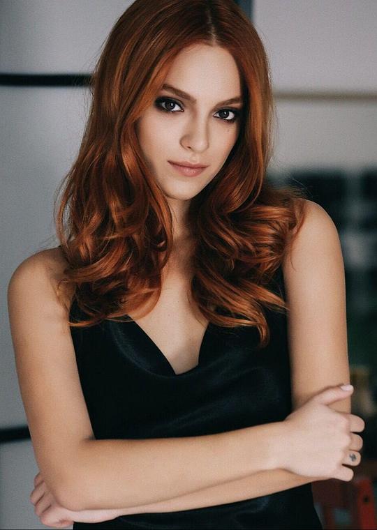 塞拉·库鲁贝 Sera Kutlubey