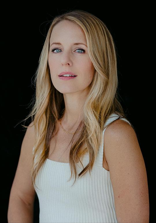 伊丽莎白·纽康默 Elizabeth Newcomer
